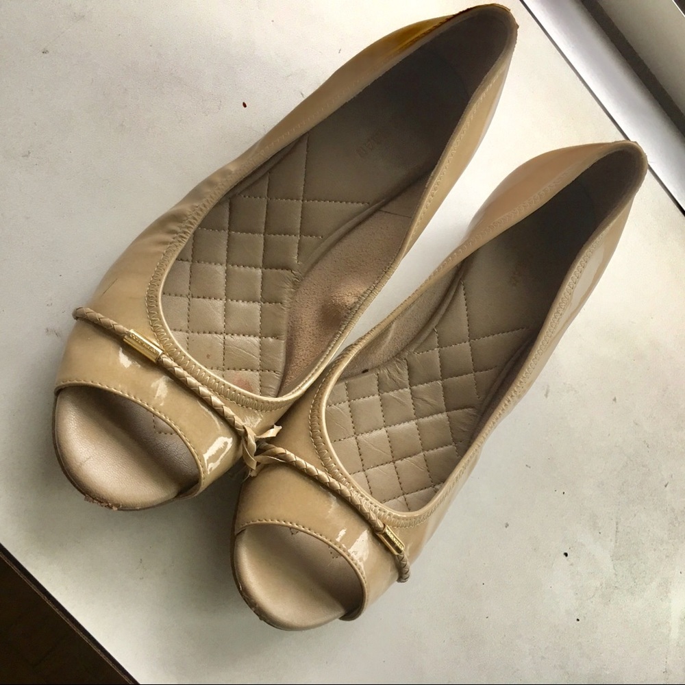 Shoe - Picture 2 of 3
